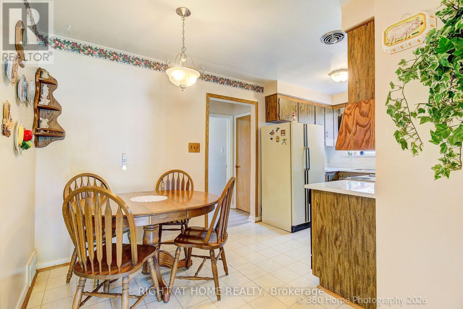 9 Stevenharris Drive, Toronto, Ontario  M9C 1T9 - Photo 9 - W13218106