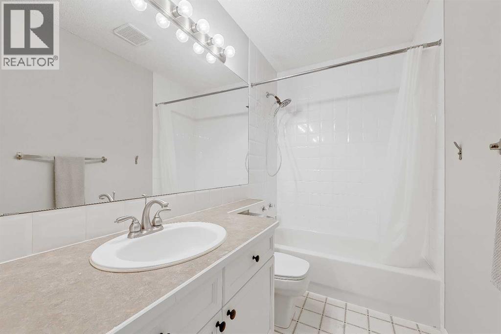 36 Mt Selkirk Close Se, Calgary, Alberta  T2Z 2R6 - Photo 33 - A2316027