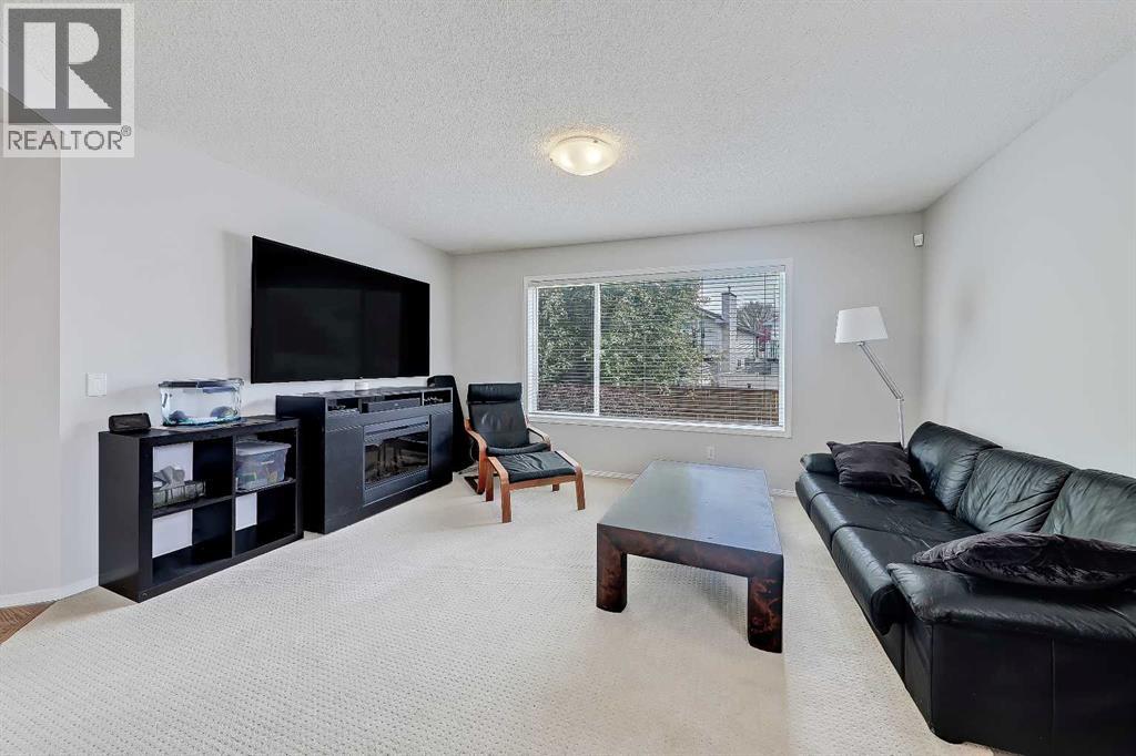 36 Mt Selkirk Close Se, Calgary, Alberta  T2Z 2R6 - Photo 13 - A2316027