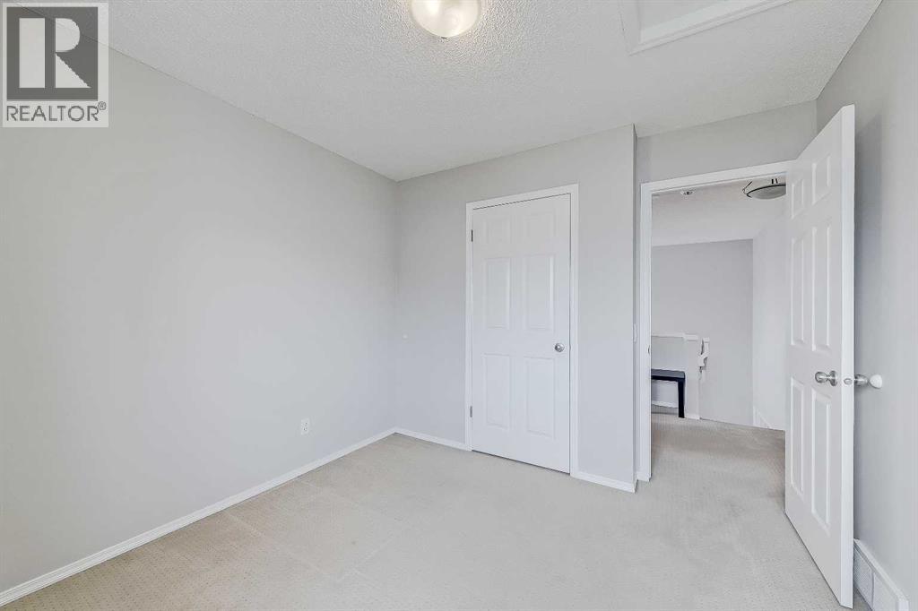 36 Mt Selkirk Close Se, Calgary, Alberta  T2Z 2R6 - Photo 29 - A2316027