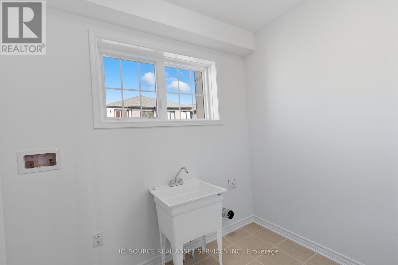 16 Pearen Lane, Barrie, Ontario  L9J 0Z6 - Photo 22 - S12949262