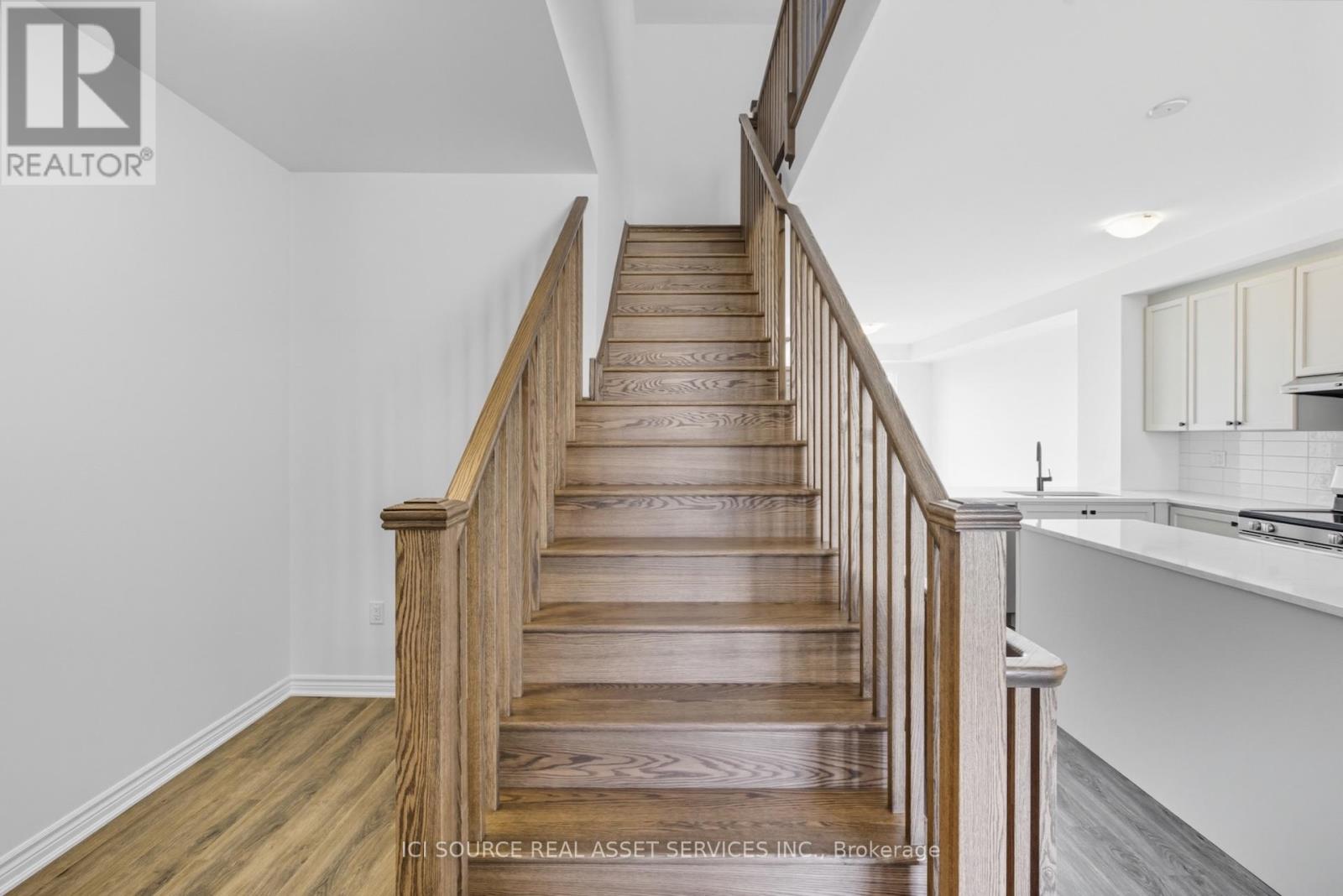 16 Pearen Lane, Barrie, Ontario  L9J 0Z6 - Photo 11 - S12949262