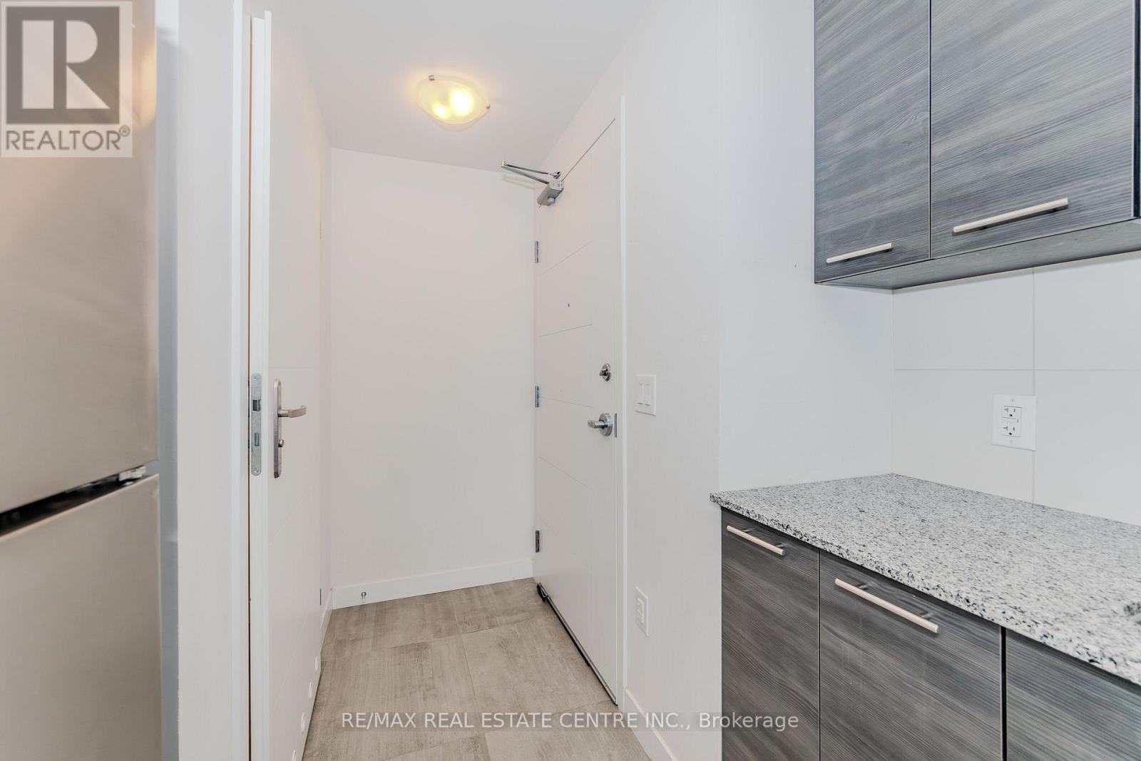 707 - 251 Hemlock Street, Waterloo, Ontario  N2L 0H2 - Photo 3 - X13218048