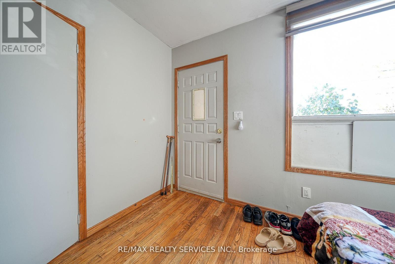 24 Norlan Avenue, London South, Ontario  N5W 5P1 - Photo 8 - X13218050