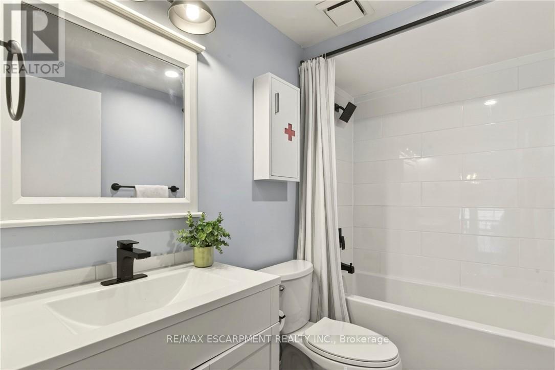 42 Bridlewood Drive, Hamilton, Ontario  L9H 6H4 - Photo 32 - X13218070