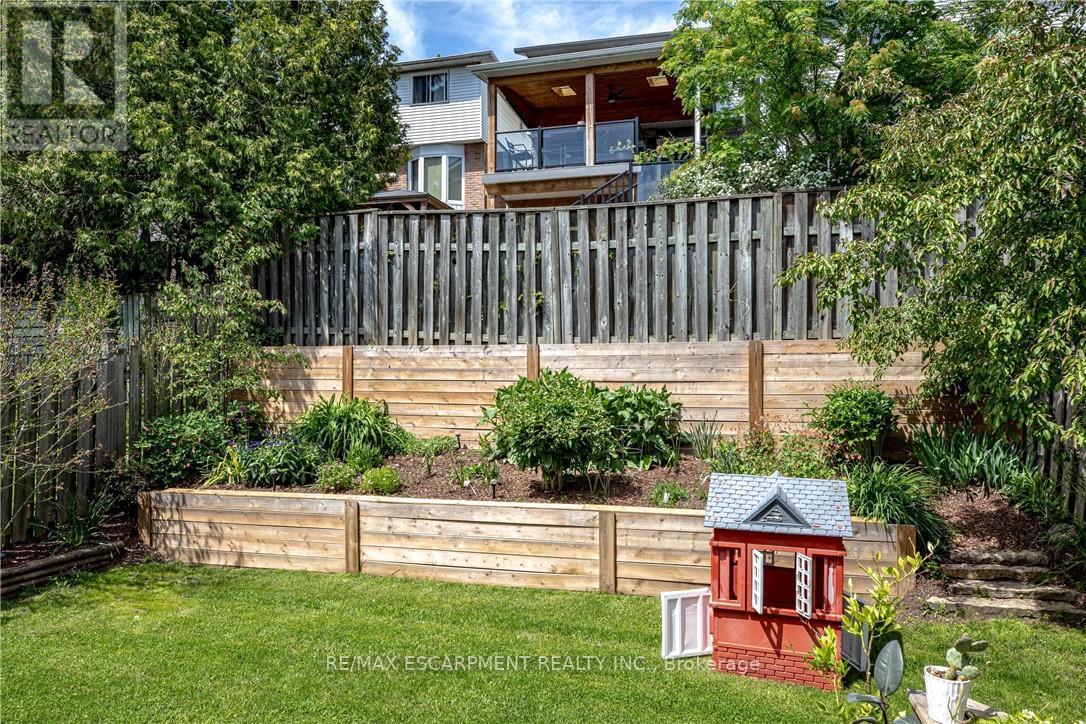 42 Bridlewood Drive, Hamilton, Ontario  L9H 6H4 - Photo 39 - X13218070
