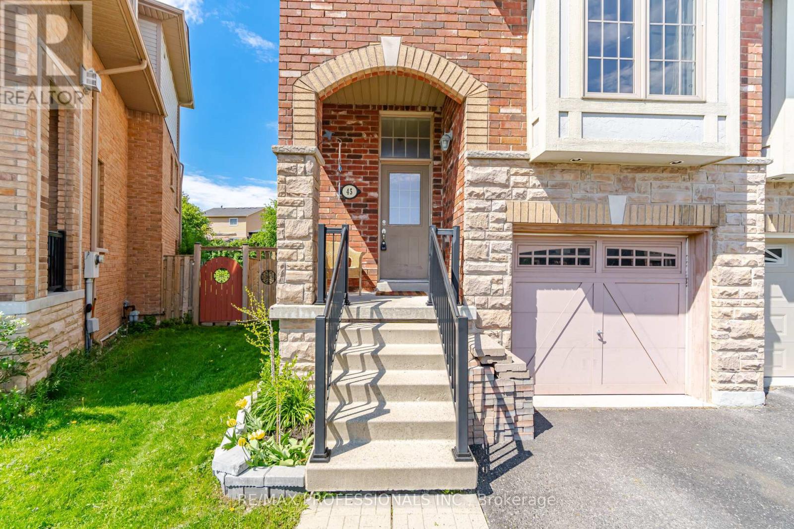 45 Horton Street, Ajax, Ontario  L1Z 1E3 - Photo 5 - E13175112