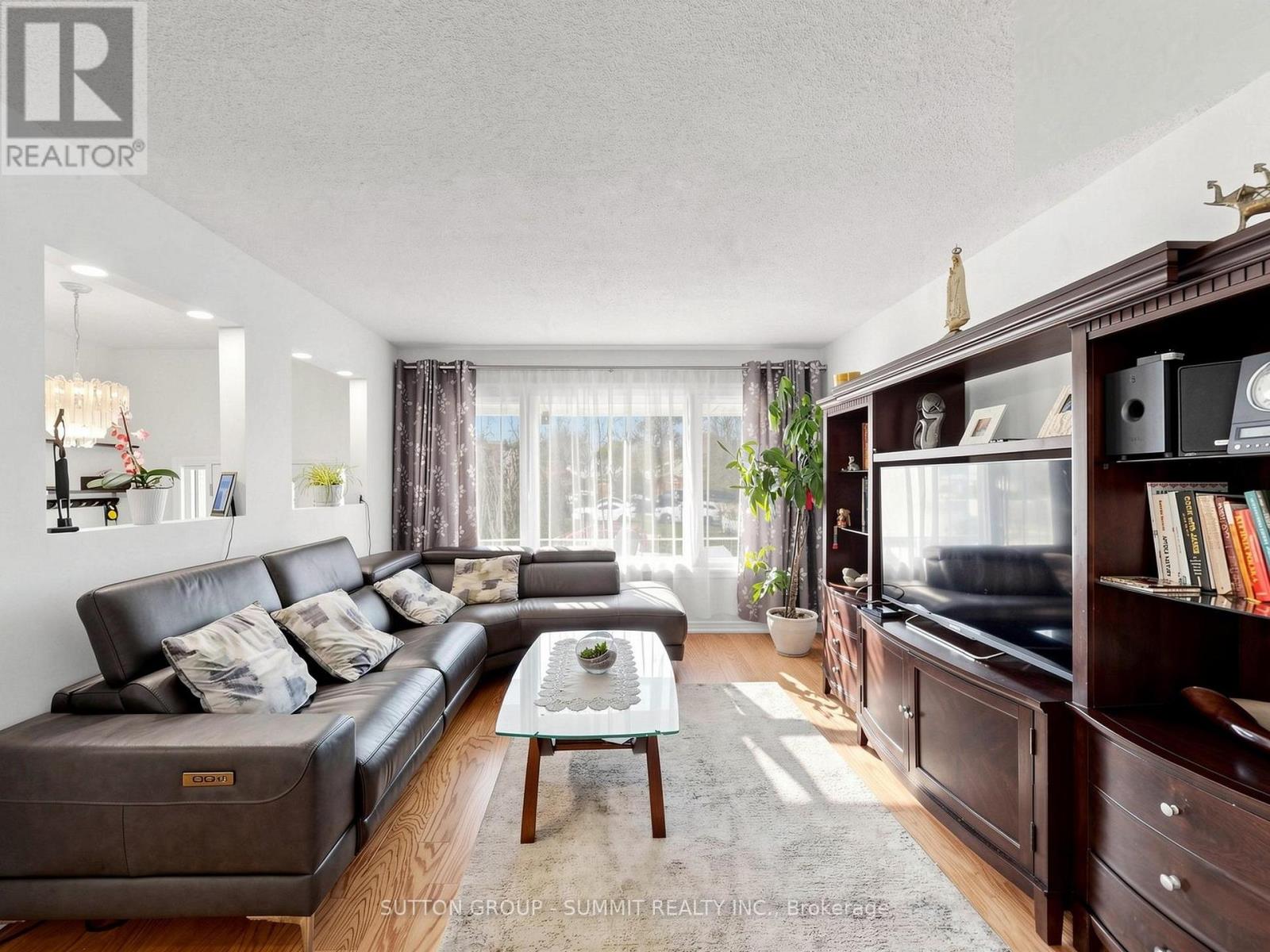 32 Harbrite Drive, Hamilton, Ontario  L8G 4G5 - Photo 6 - X13083858