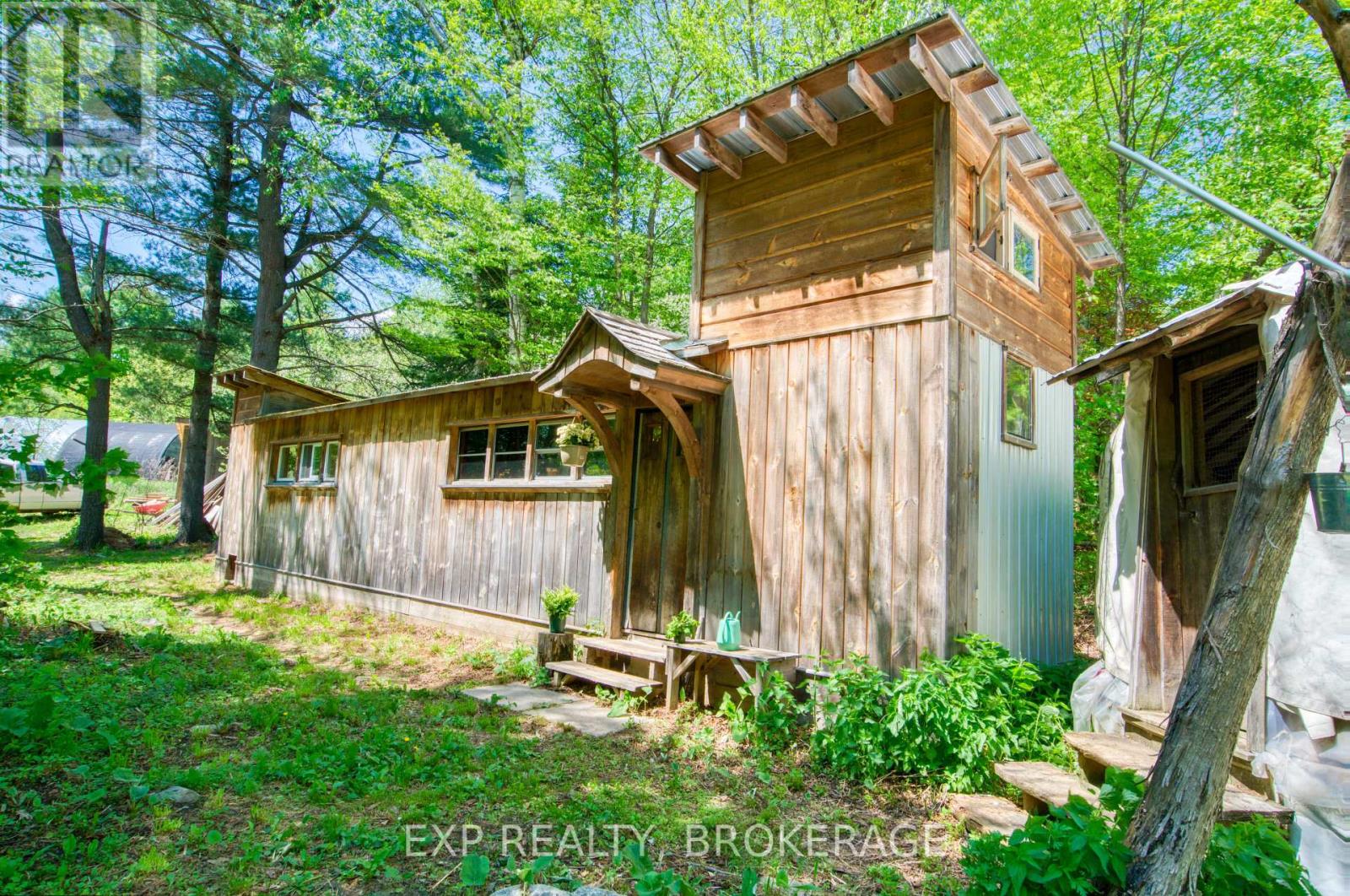 1563 CLARENDON ROAD, Frontenac (Frontenac Centre)