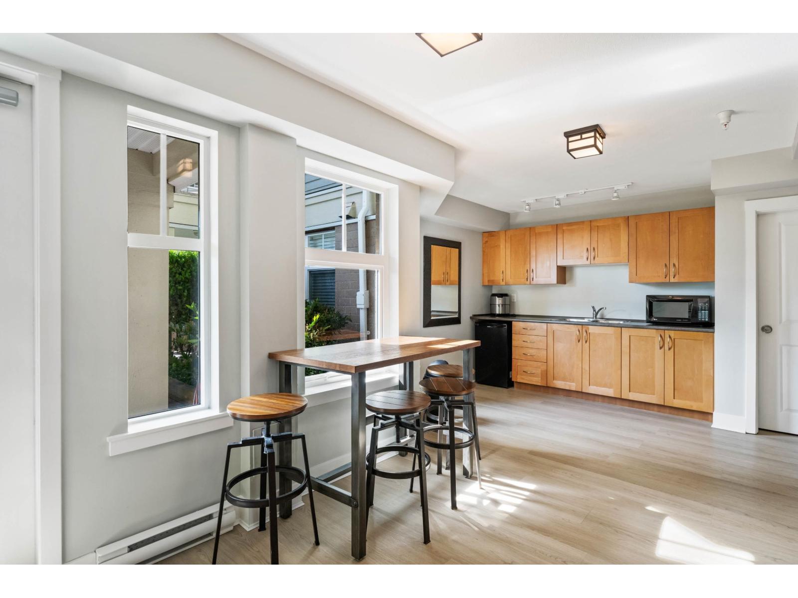 311 15621 Marine Drive, White Rock, British Columbia  V4B 1E1 - Photo 31 - R3129867