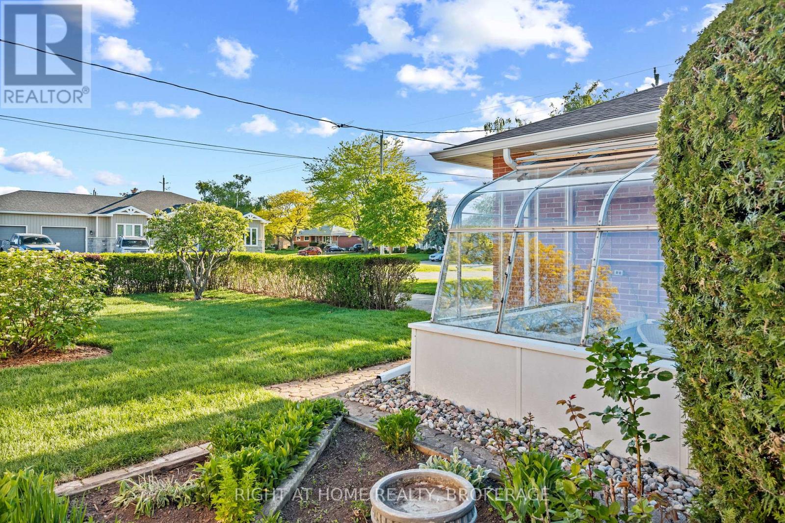 12 Lorne Avenue, Grimsby, Ontario  L3M 2H5 - Photo 31 - X13218116