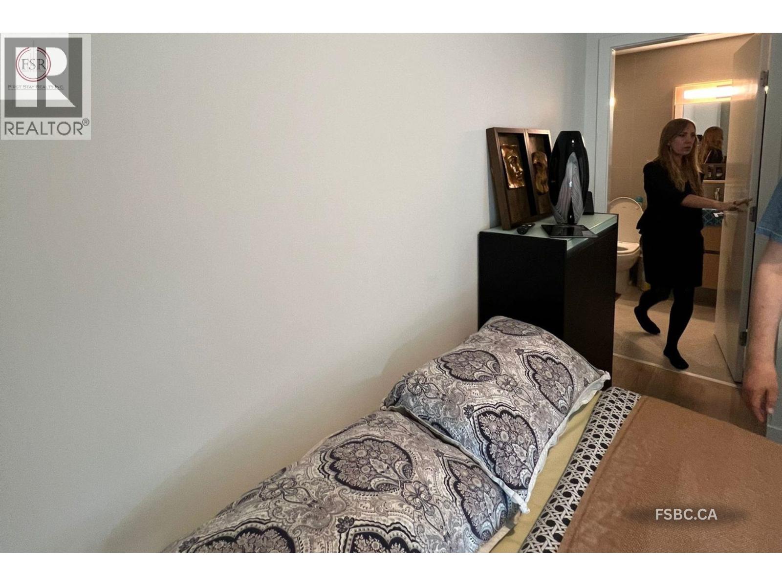 7977 Lansdowne Rd, Richmond, British Columbia  V6X 0X7 - Photo 15 - R3129977