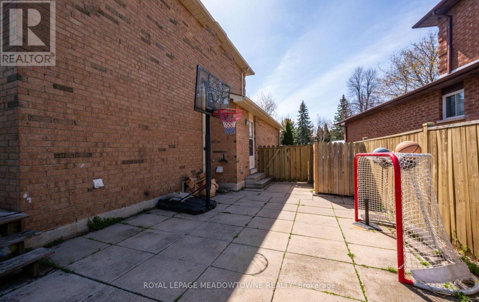 16 Cox Crescent, Brampton, Ontario  L6X 3H1 - Photo 34 - W13144128