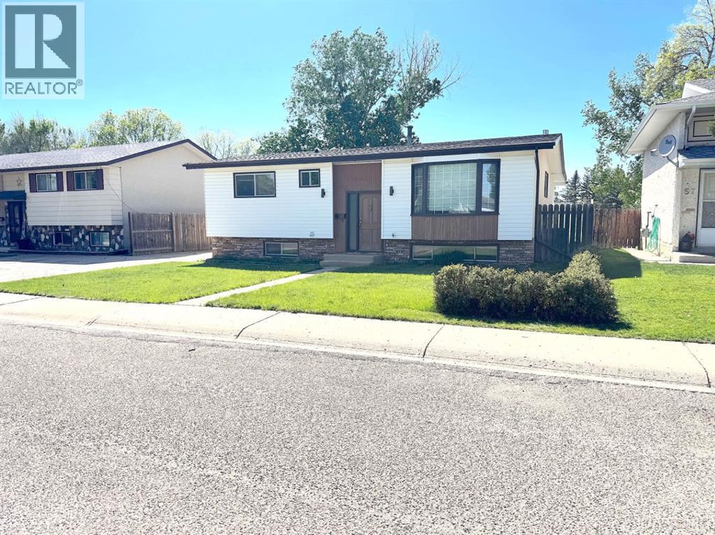 53 Collins Crescent SE, medicine hat, Alberta