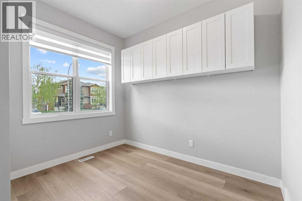 4618 81 Street Nw, Calgary, Alberta  T3B 2P6 - Photo 3 - A2312286