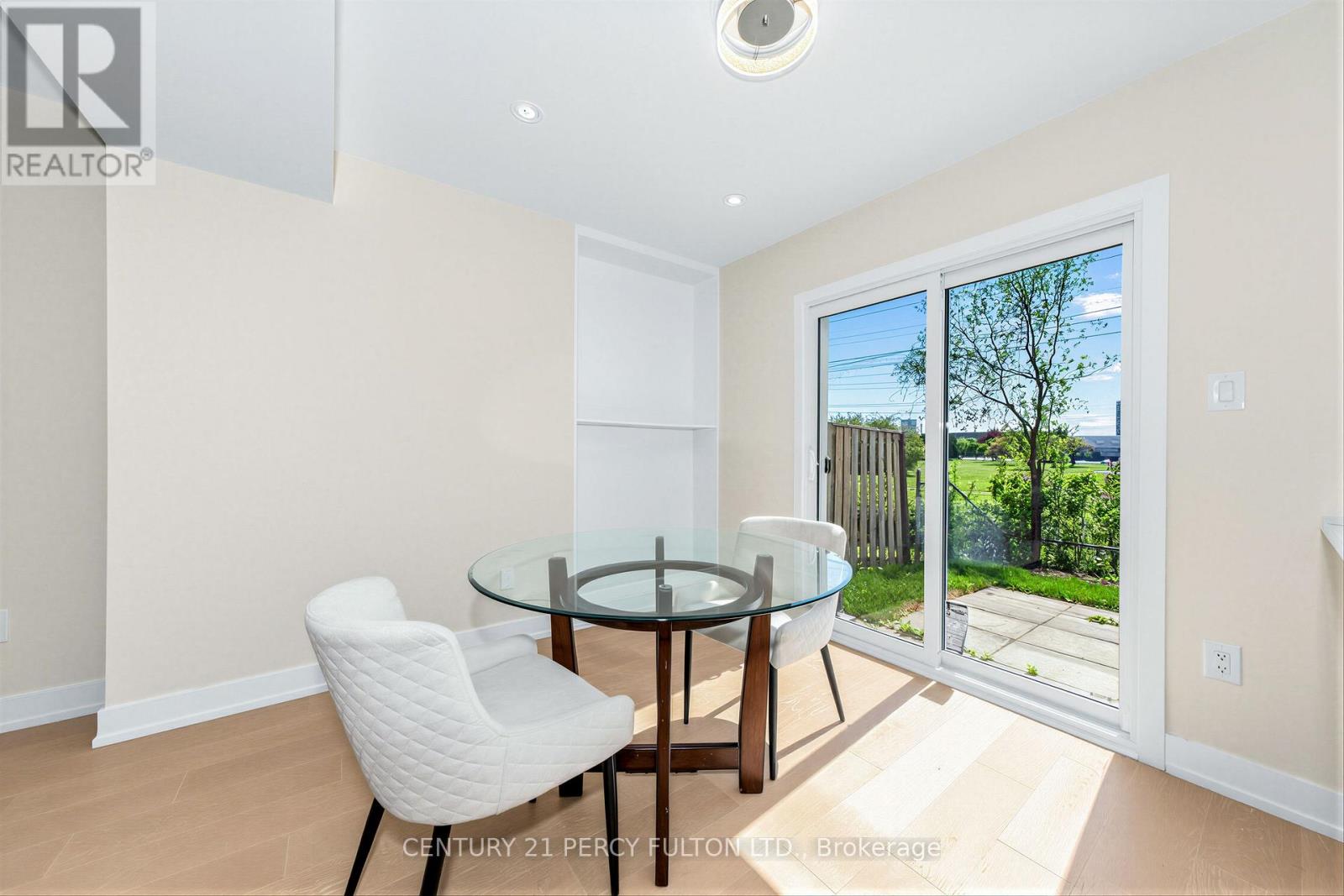 1611 Geta Circle, Pickering, Ontario  L1V 3B5 - Photo 7 - E13218086