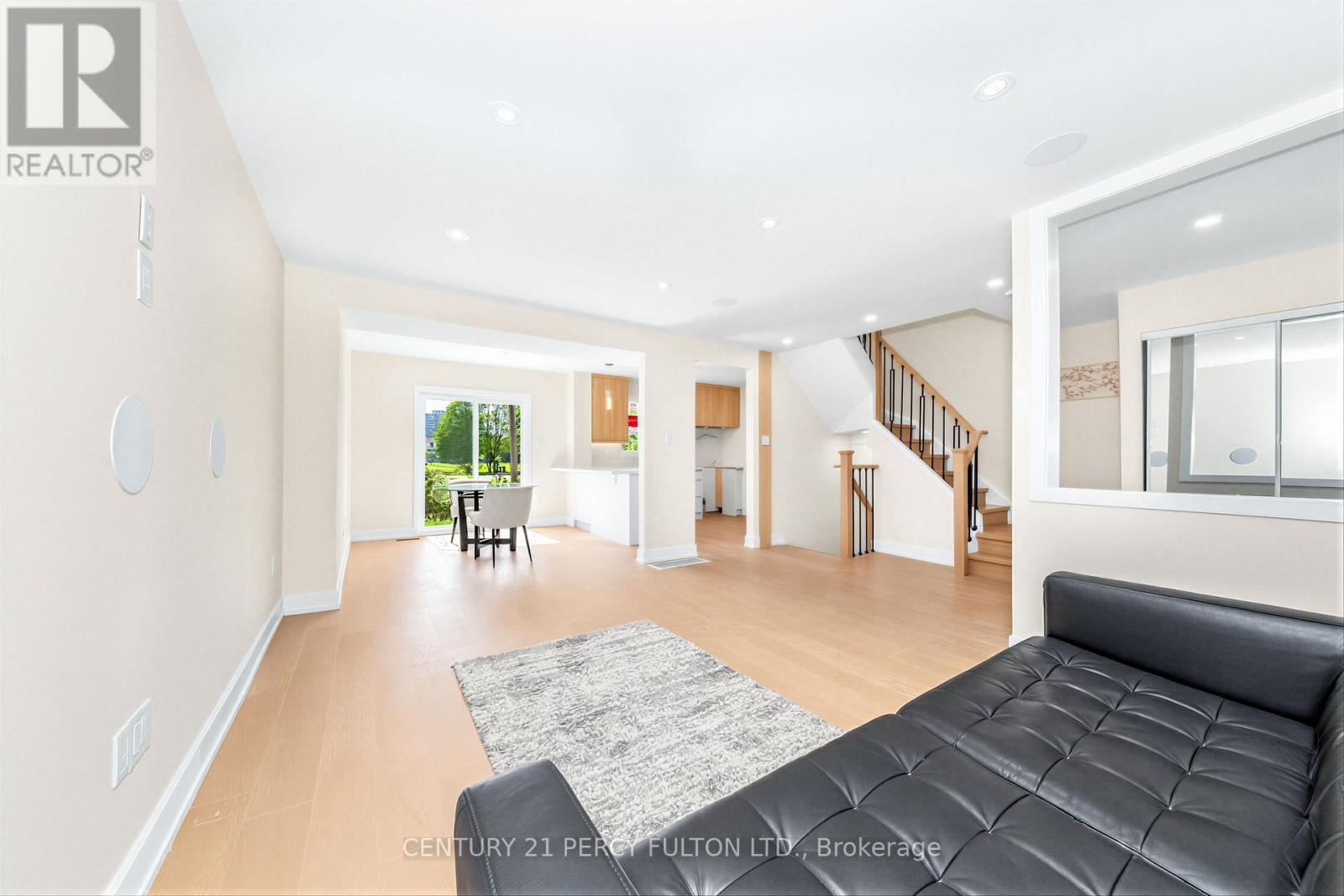 1611 Geta Circle, Pickering, Ontario  L1V 3B5 - Photo 4 - E13218086