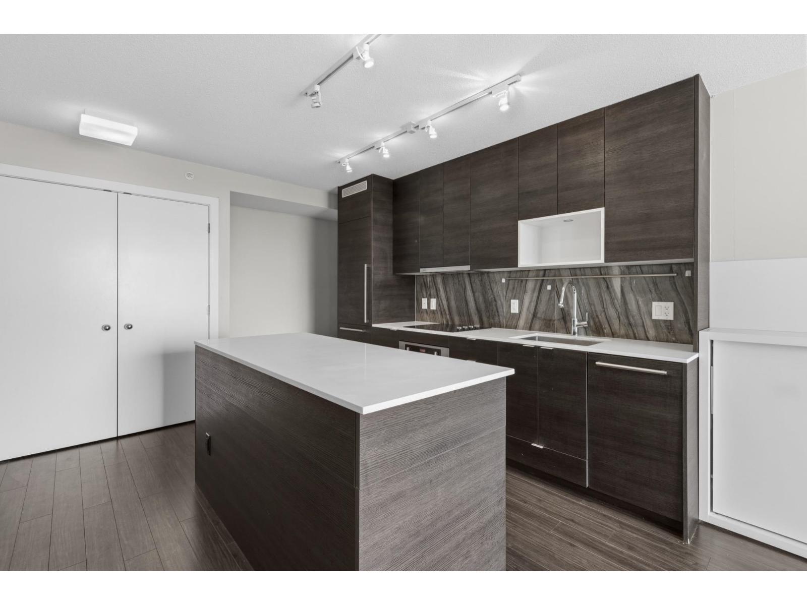 1912 13398 104 Avenue, Surrey, British Columbia  V3T 1V6 - Photo 3 - R3129726
