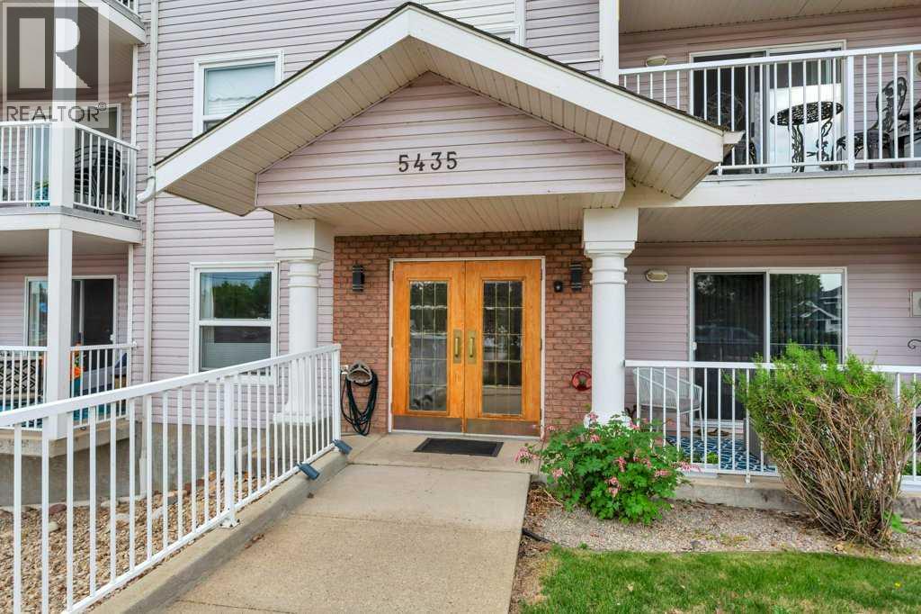 103, 5435 Lakeshore Drive, Sylvan Lake, Alberta  T4S 1E8 - Photo 4 - A2315525