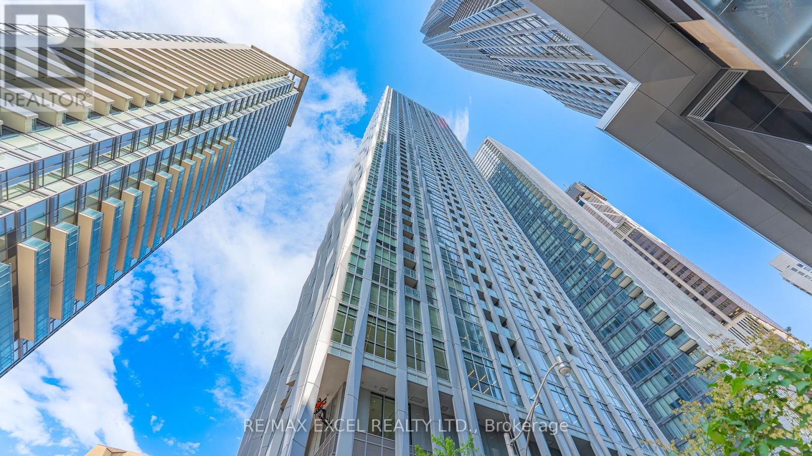 3909 - 1 Yorkville Avenue, Toronto, Ontario  M4W 1L1 - Photo 1 - C13218180