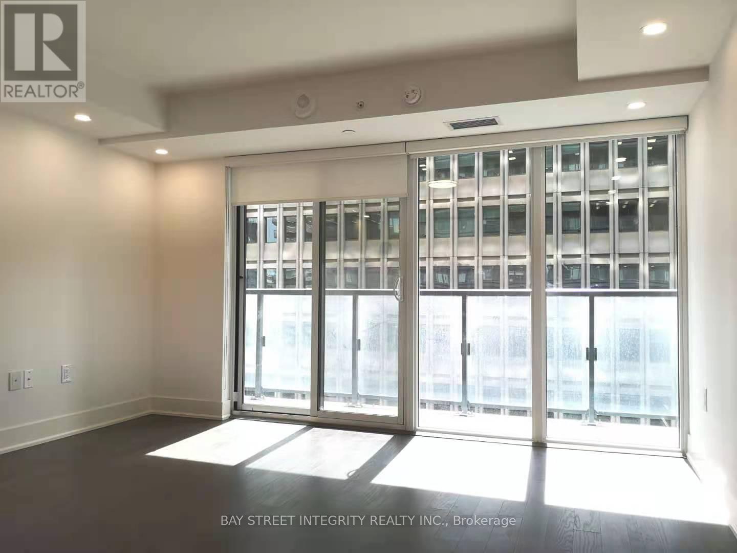 1311 - 955 BAY STREET, Toronto, Ontario