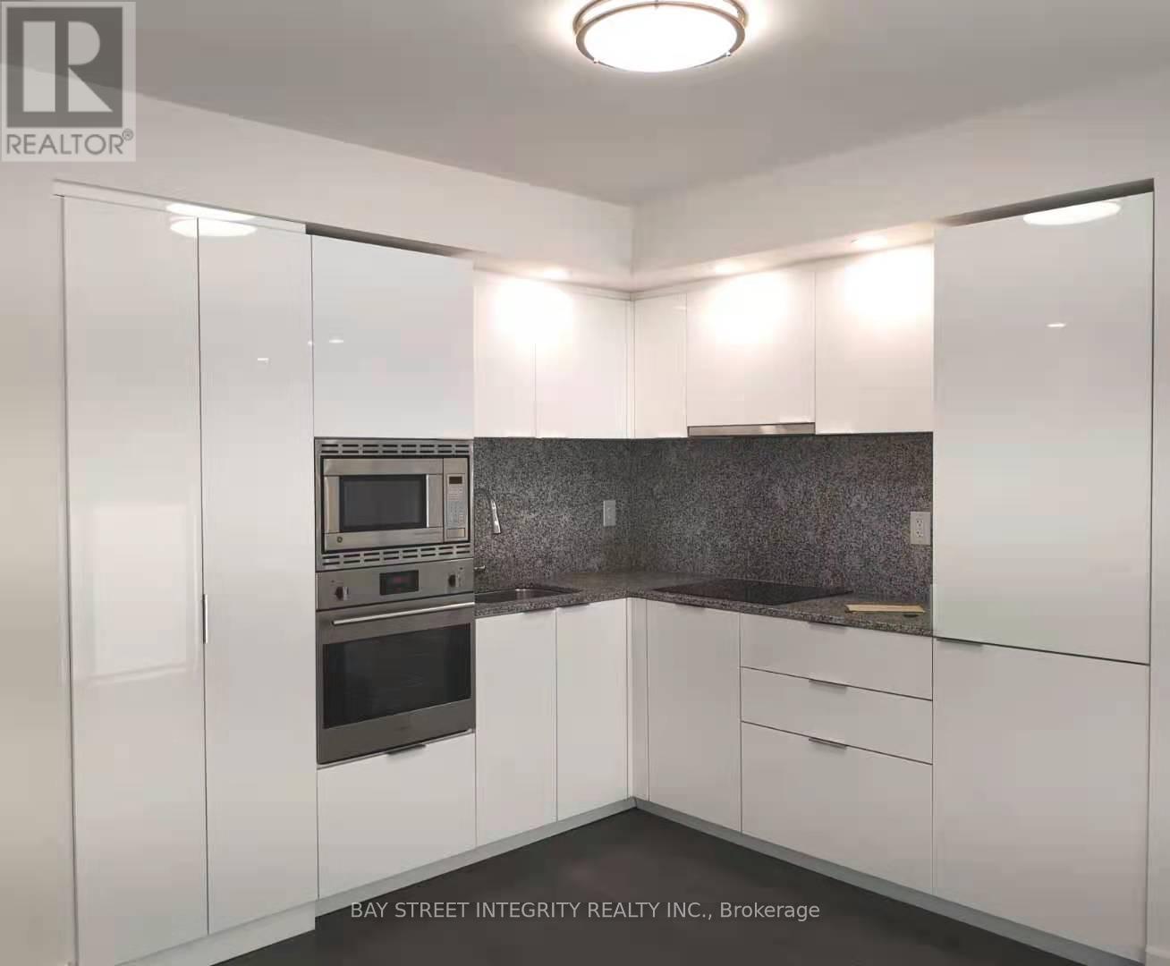 1311 - 955 Bay Street, Toronto, Ontario  M5S 0C6 - Photo 2 - C13218190