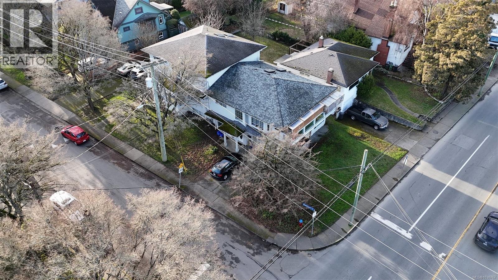 3176 Balfour Ave, Victoria, British Columbia  V9A 1S1 - Photo 1 - 1038767