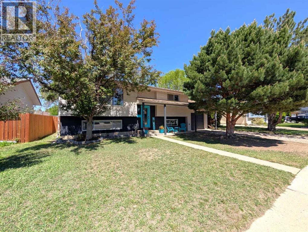112 Sprague Way SE, Medicine Hat, Alberta  T1B 2K3 - Photo 1 - A2314415