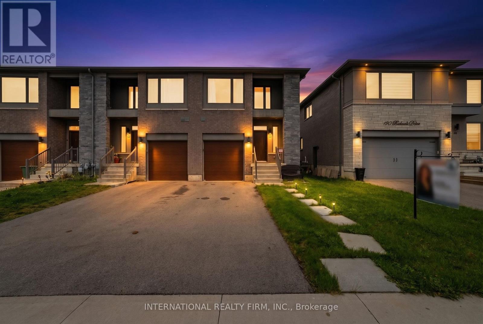 134 BEDROCK DRIVE, Hamilton, Ontario