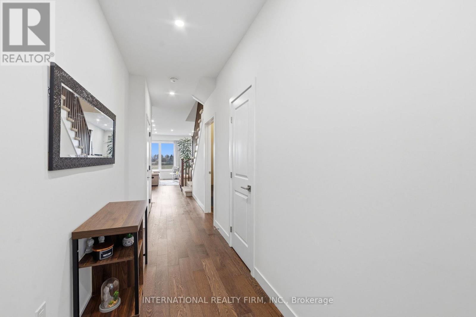 134 Bedrock Drive, Hamilton, Ontario  L8J 0K6 - Photo 2 - X13030460