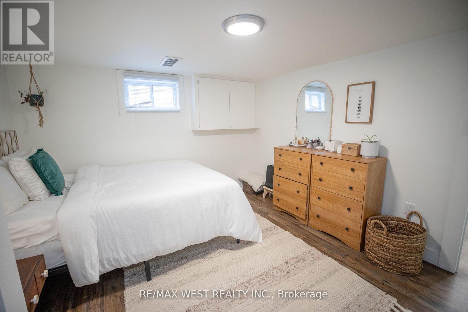 2 - 93 Peel Street, Barrie, Ontario  L4M 3L5 - Photo 24 - S13218154