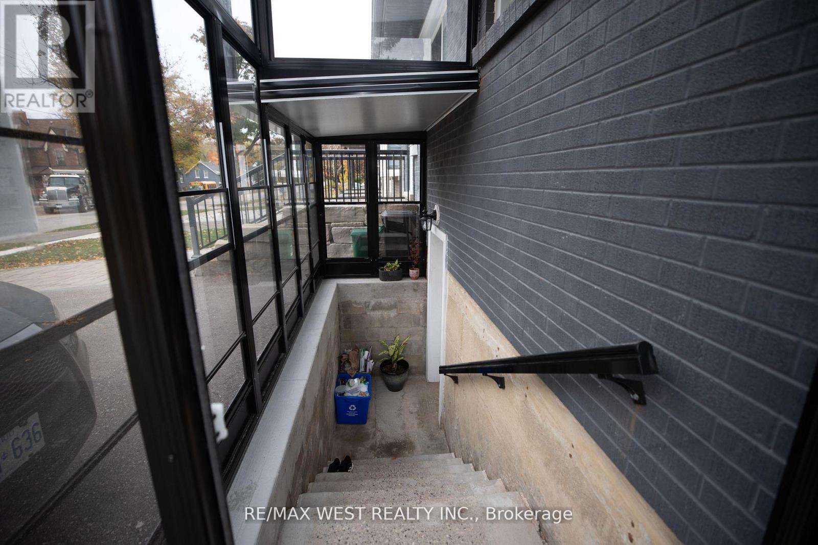 2 - 93 Peel Street, Barrie, Ontario  L4M 3L5 - Photo 30 - S13218154