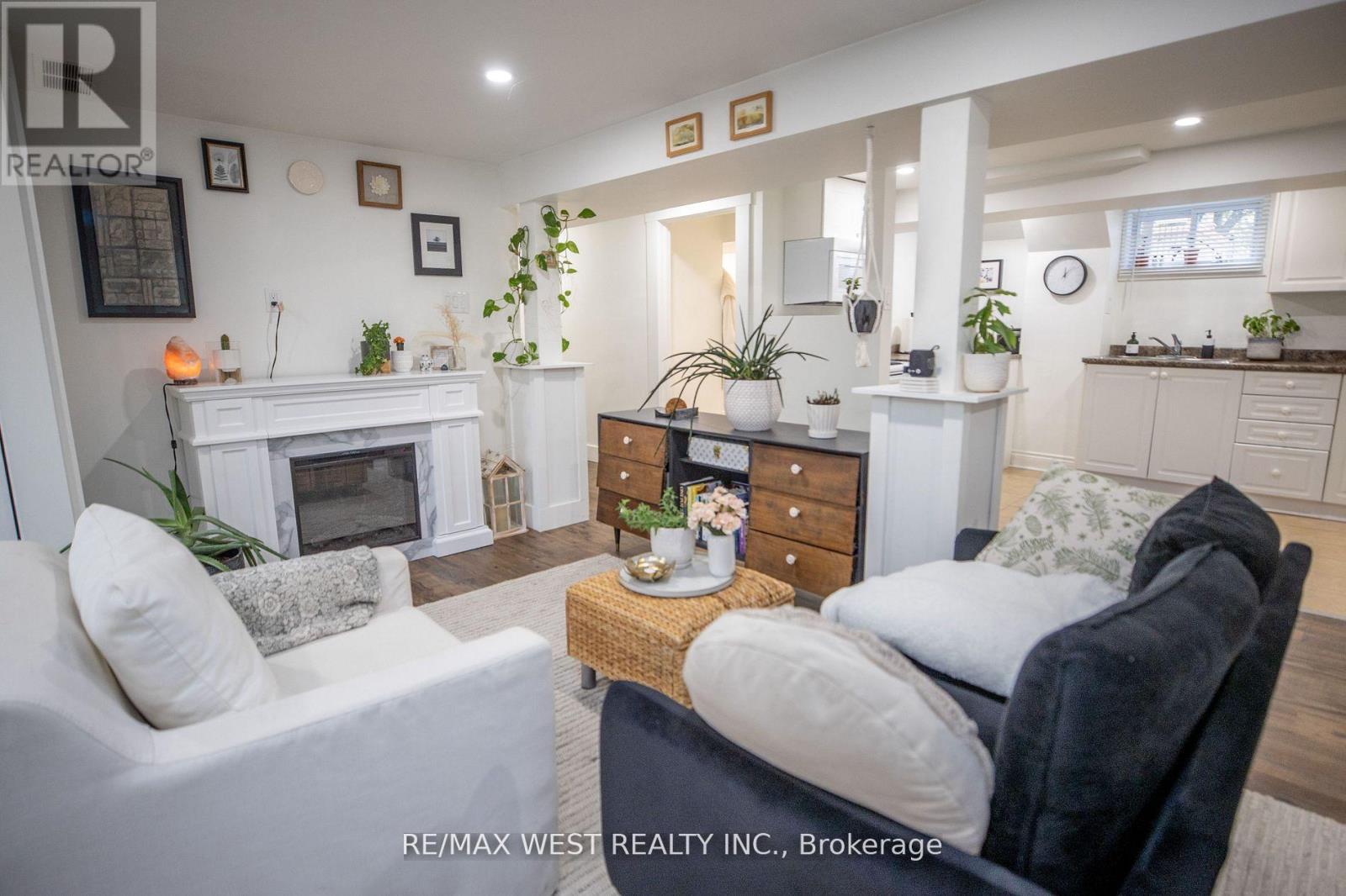 2 - 93 Peel Street, Barrie, Ontario  L4M 3L5 - Photo 4 - S13218154