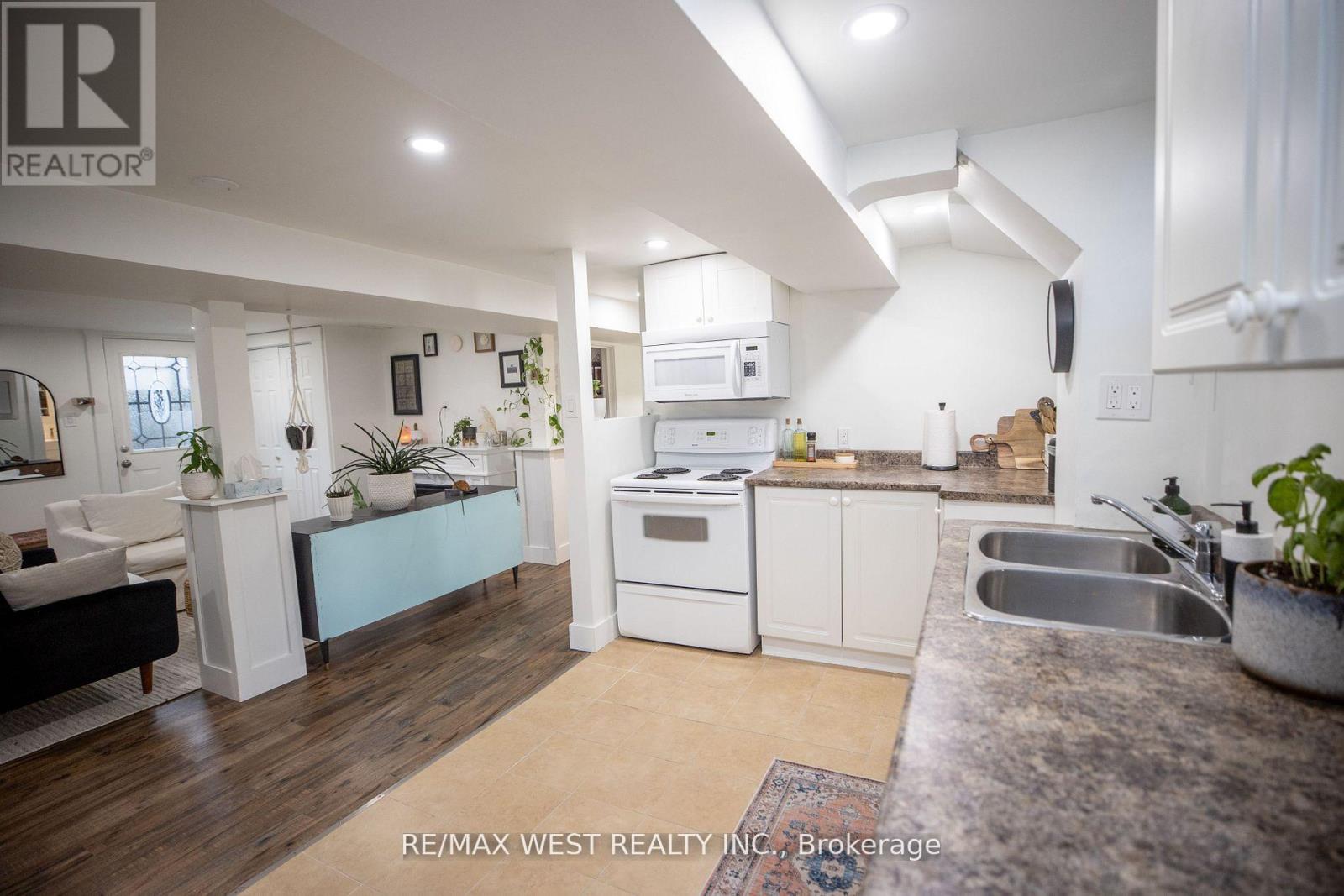 2 - 93 Peel Street, Barrie, Ontario  L4M 3L5 - Photo 7 - S13218154