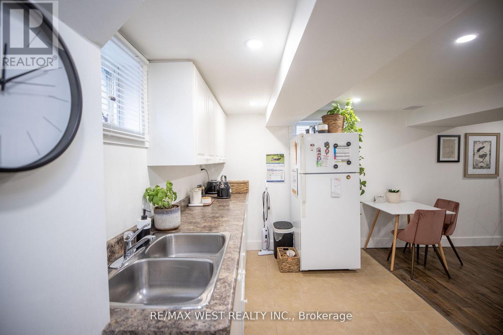 2 - 93 Peel Street, Barrie, Ontario  L4M 3L5 - Photo 8 - S13218154
