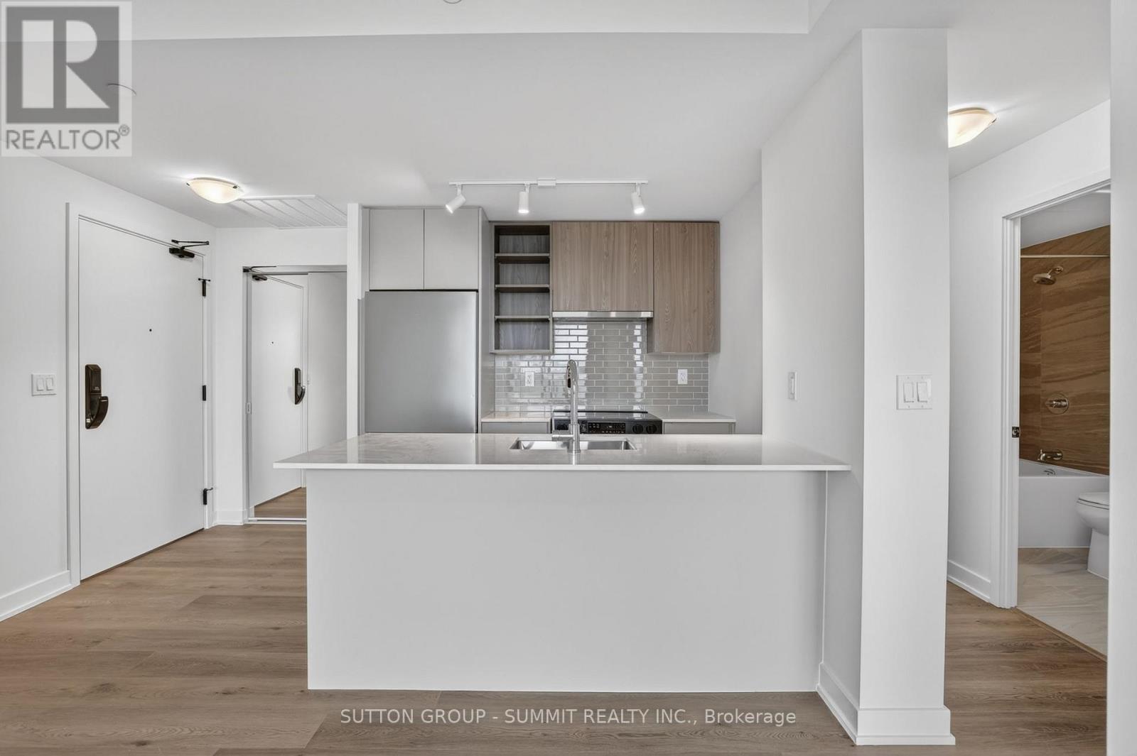 2401 - 2075 Lakeshore Road, Burlington, Ontario  L7R 0H3 - Photo 4 - W13218162