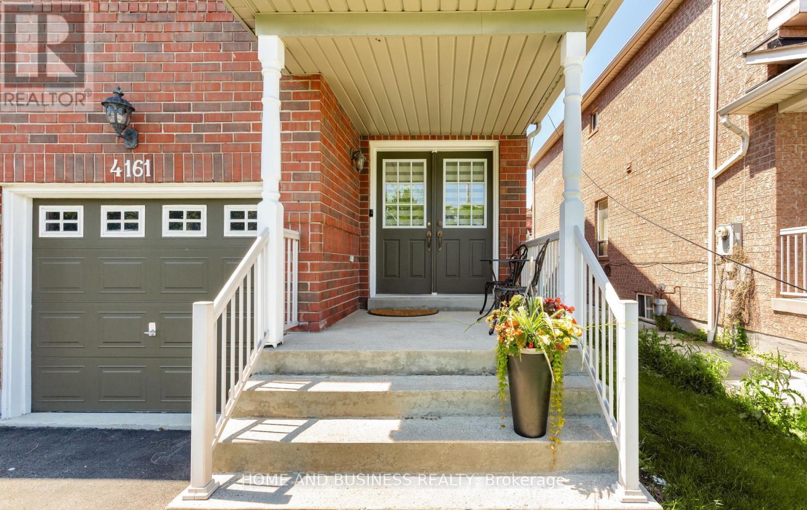 4161 Goldenrod Crescent, Mississauga, Ontario  L5V 3C1 - Photo 3 - W13218166