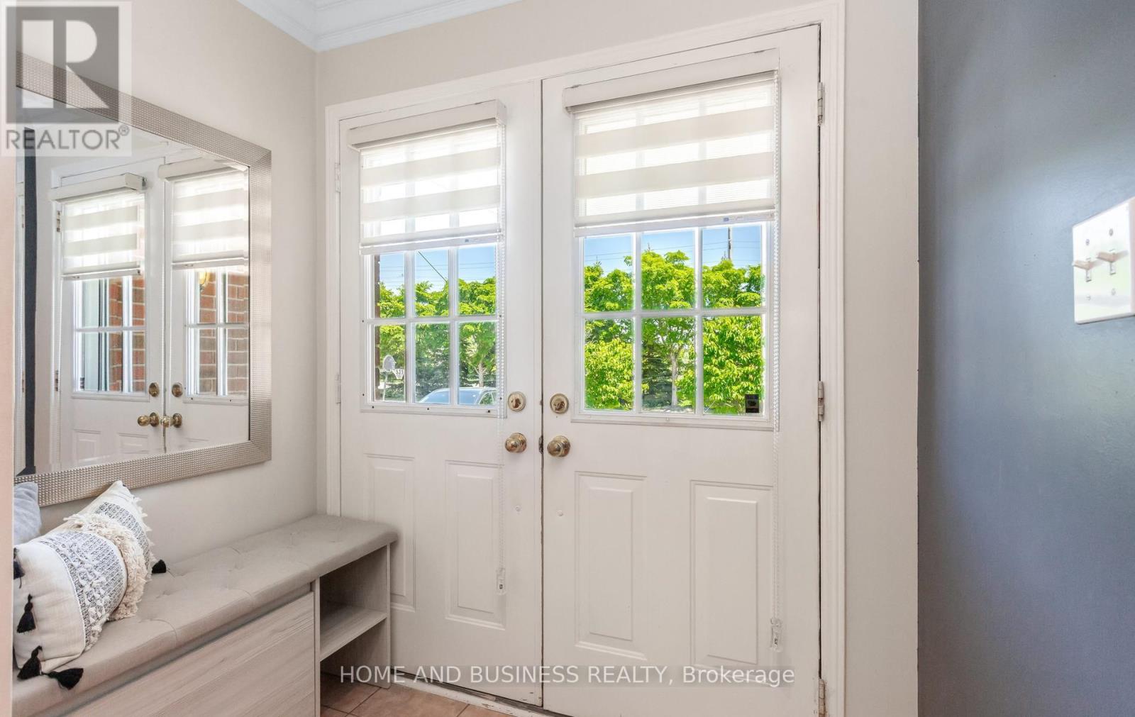 4161 Goldenrod Crescent, Mississauga, Ontario  L5V 3C1 - Photo 4 - W13218166
