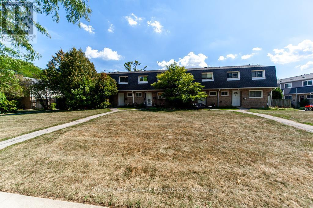 88 - 2050 Upper Middle Road, Burlington, Ontario  L7P 3R9 - Photo 1 - W13218198