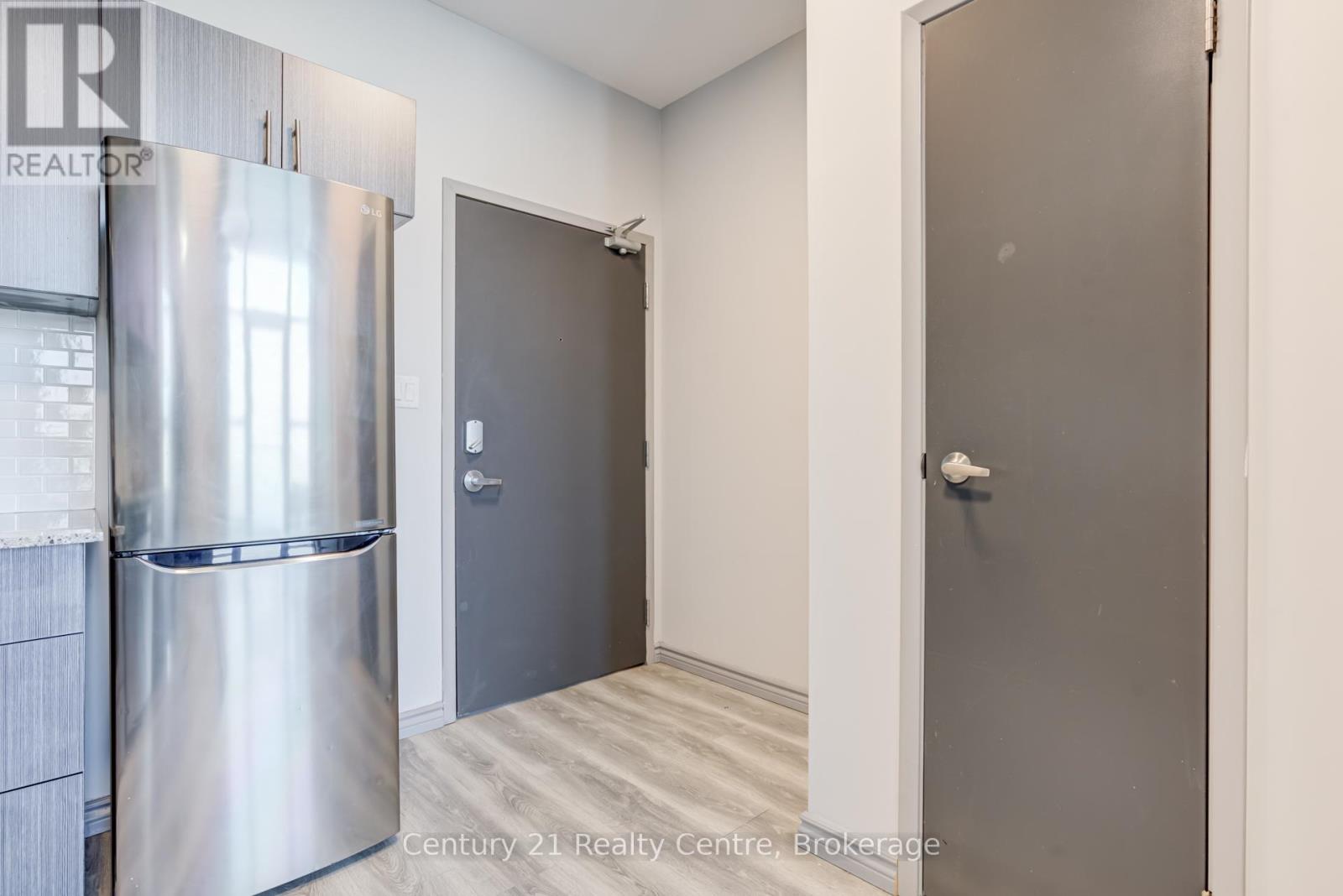 F 103 - 275 Larch Street, Waterloo, Ontario  N2L 3R2 - Photo 13 - X13218168
