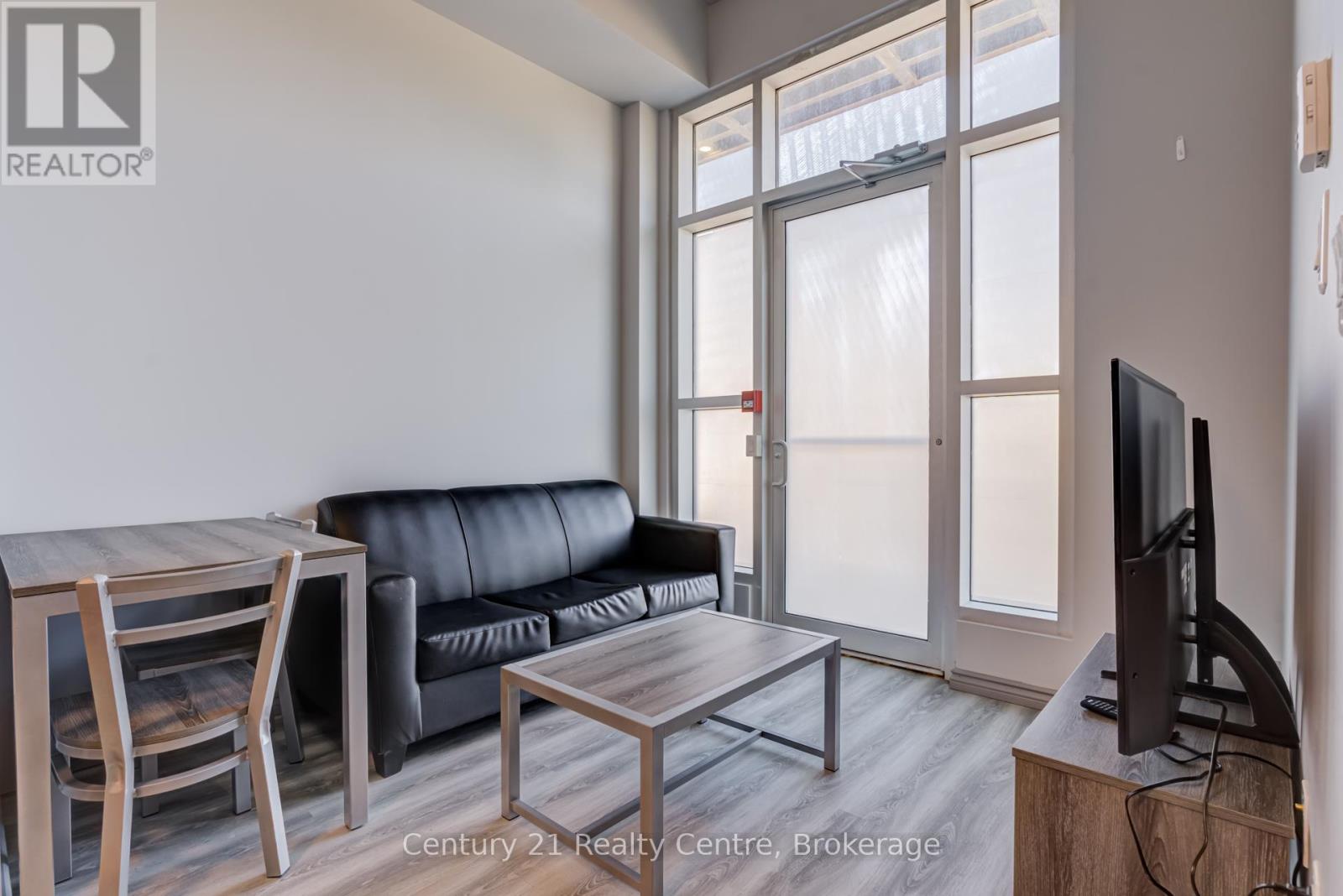 F 103 - 275 Larch Street, Waterloo, Ontario  N2L 3R2 - Photo 18 - X13218168