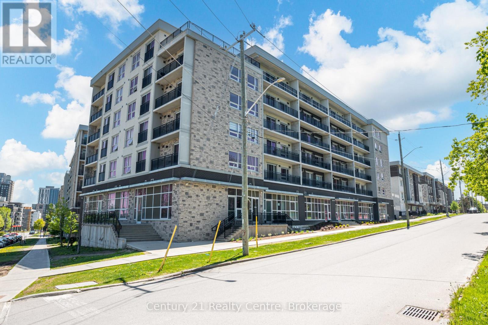 F 103 - 275 Larch Street, Waterloo, Ontario  N2L 3R2 - Photo 2 - X13218168