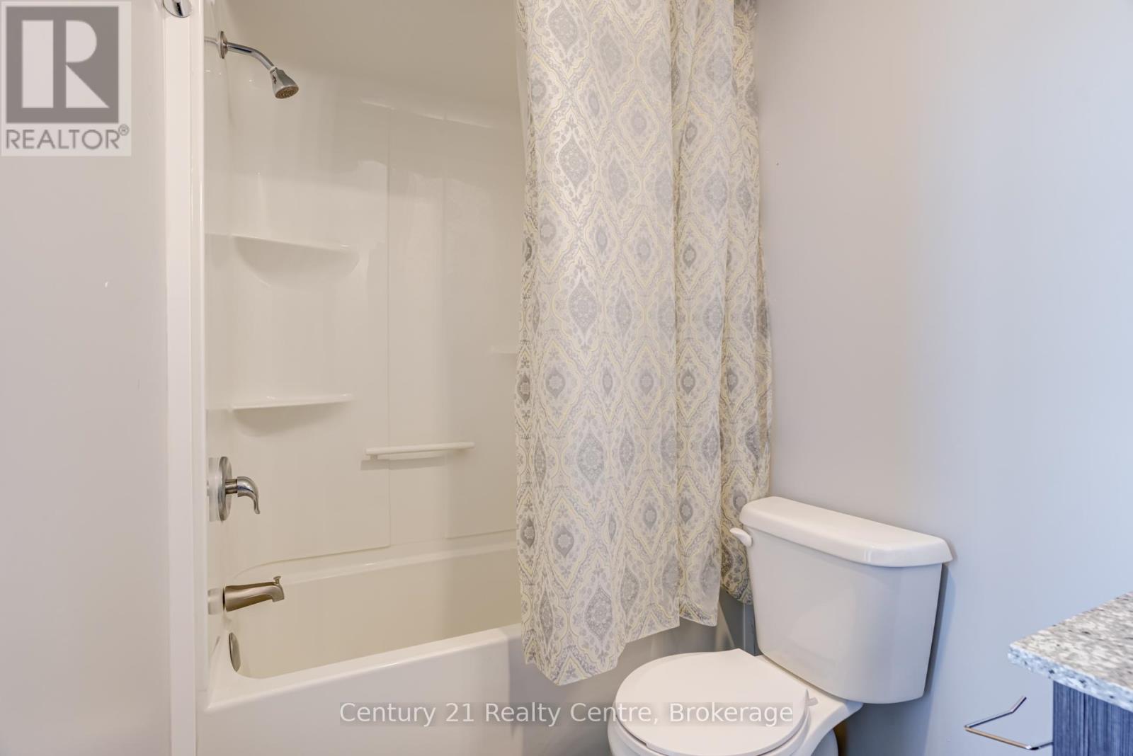 F 103 - 275 Larch Street, Waterloo, Ontario  N2L 3R2 - Photo 25 - X13218168