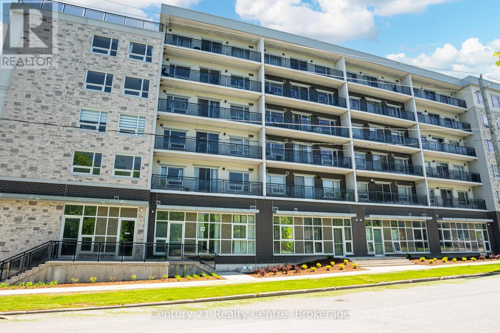 F 103 - 275 Larch Street, Waterloo, Ontario  N2L 3R2 - Photo 4 - X13218168