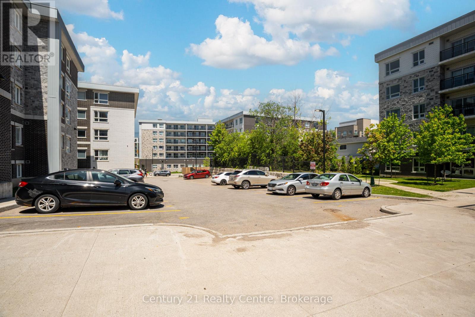 F 103 - 275 Larch Street, Waterloo, Ontario  N2L 3R2 - Photo 8 - X13218168
