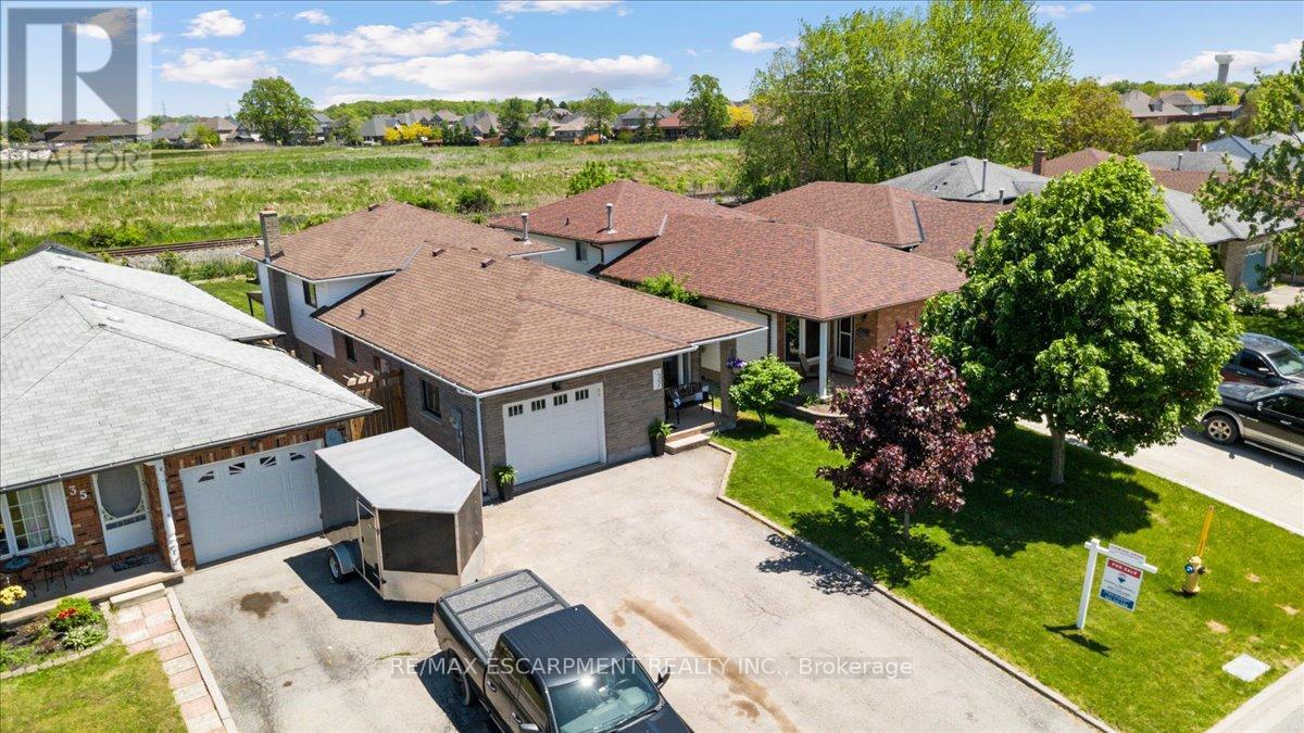 37 NORTHRIDGE DRIVE, West Lincoln, Ontario