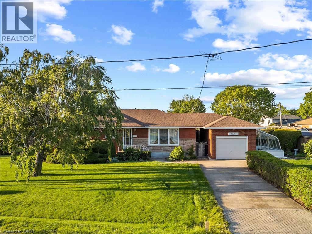 12 Lorne Avenue, Grimsby, Ontario  L3M 2H5 - Photo 1 - 40835027