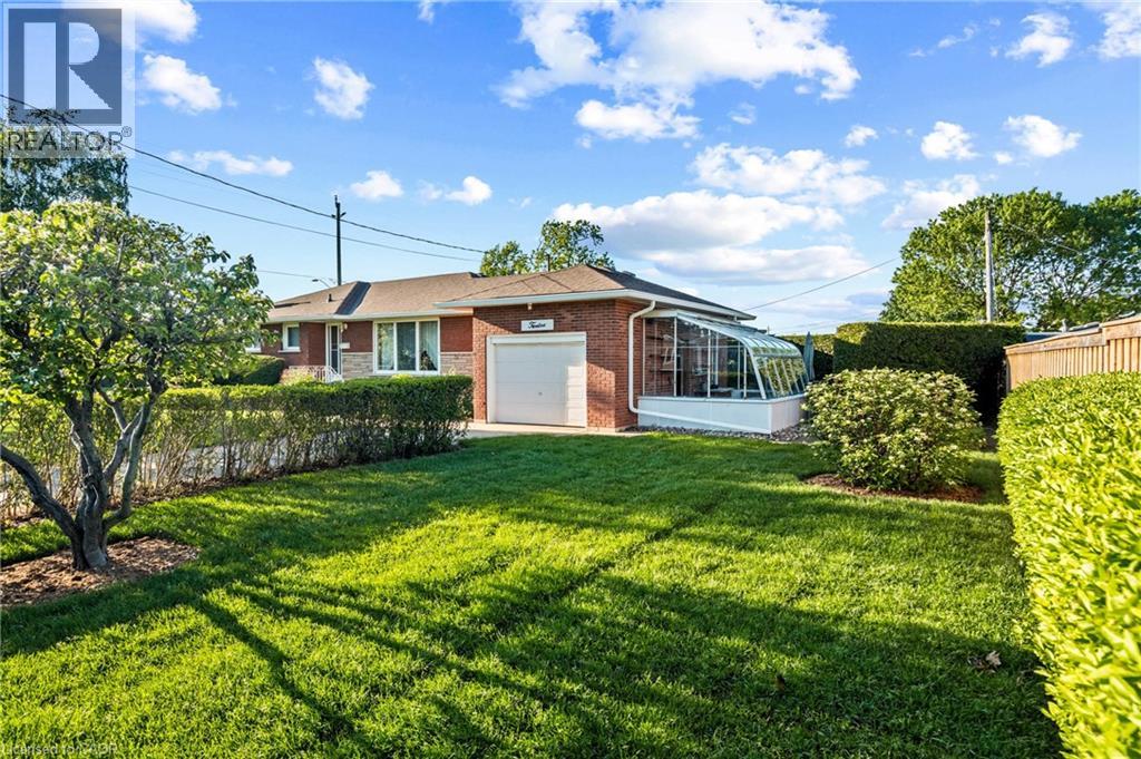 12 Lorne Avenue, Grimsby, Ontario  L3M 2H5 - Photo 4 - 40835027