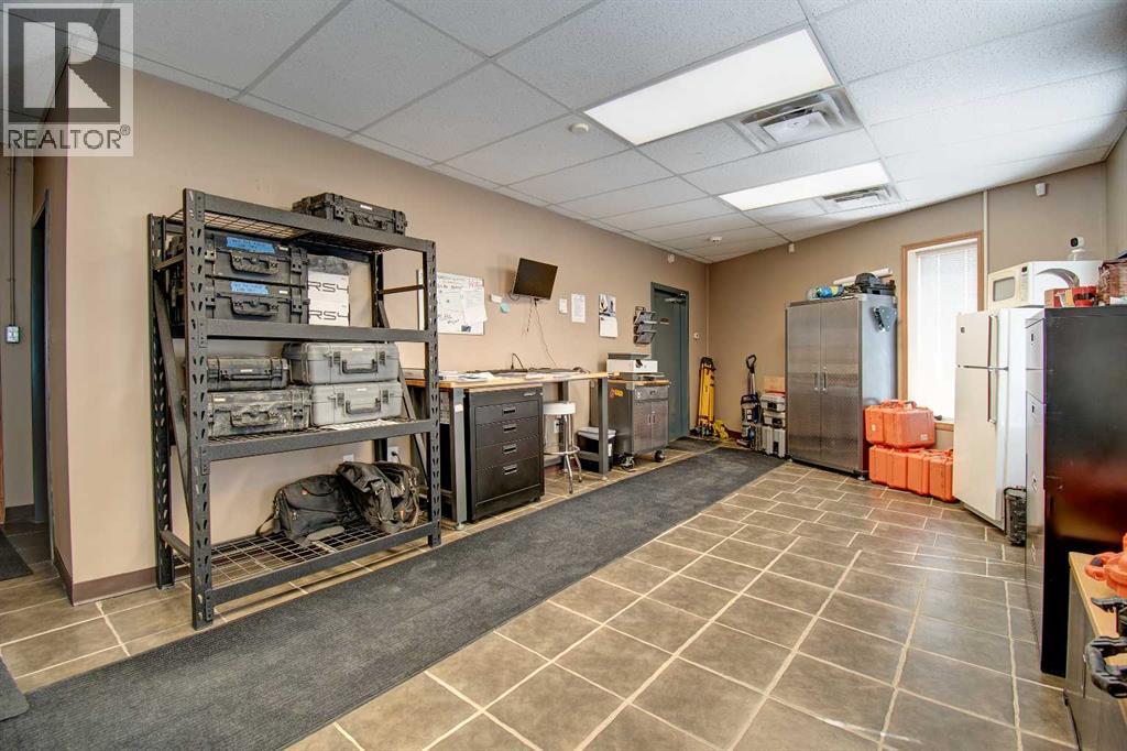 40 East Lake Green NE, Airdrie, Alberta  T4A 2J2 - Photo 10 - A2315460