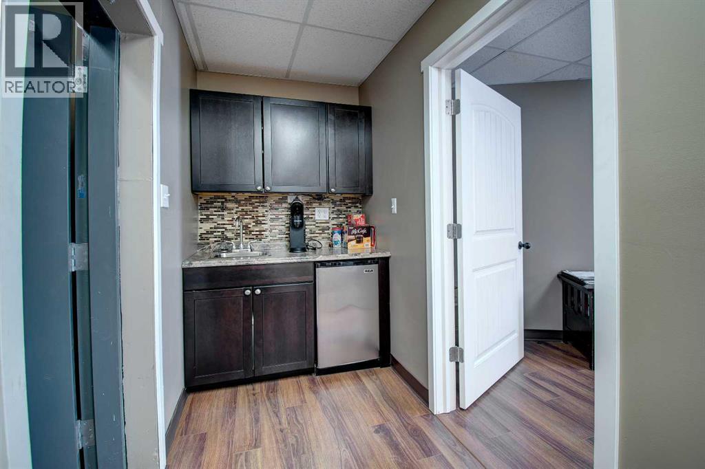 40 East Lake Green NE, Airdrie, Alberta  T4A 2J2 - Photo 4 - A2315460